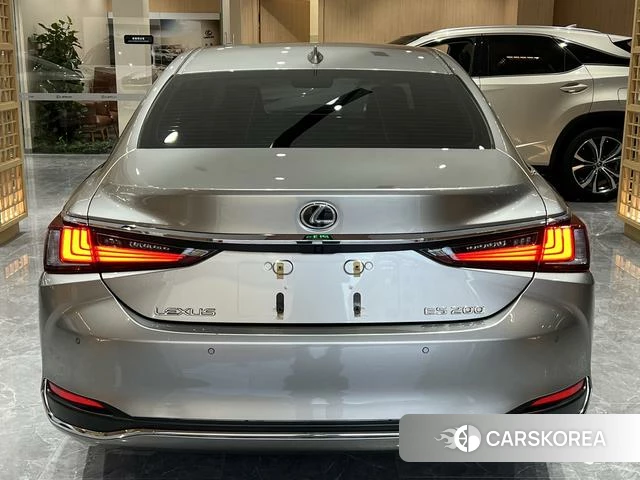 Lexus ES id 4278307 из Китая 10