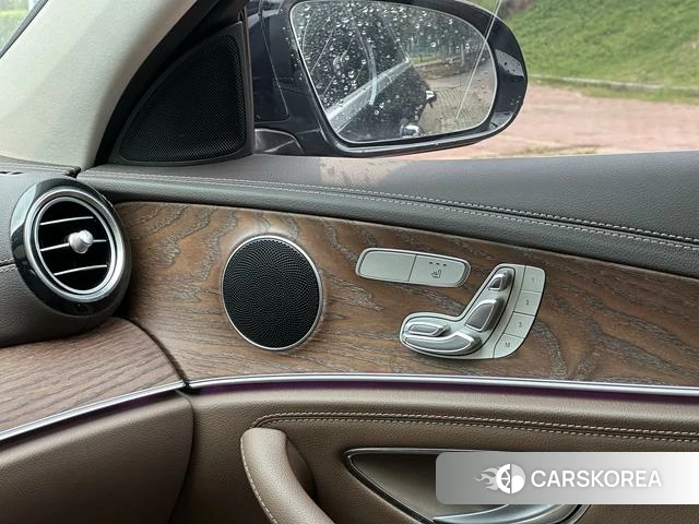 Mercedes-Benz E-class PHEV id 3920479 из Китая 10