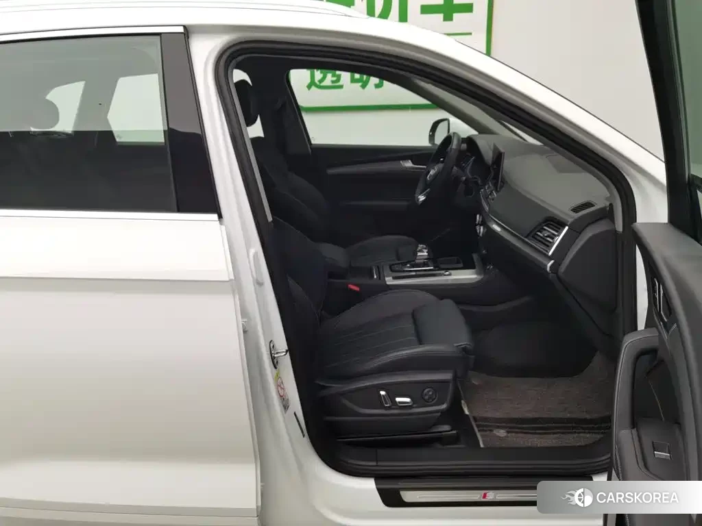 Audi Q5L id 4601879 из Китая 10