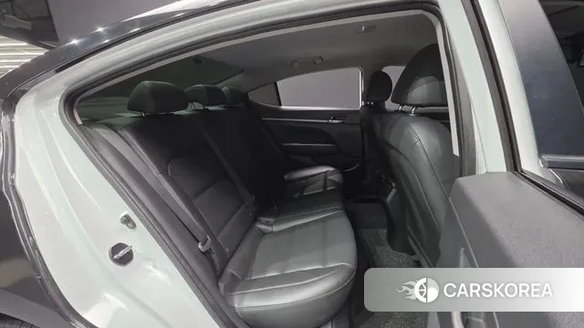 Hyundai Avante AD id 3325239 из Кореи 10