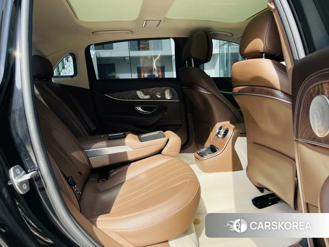Mercedes-Benz E-class id 4210486 из Китая 10