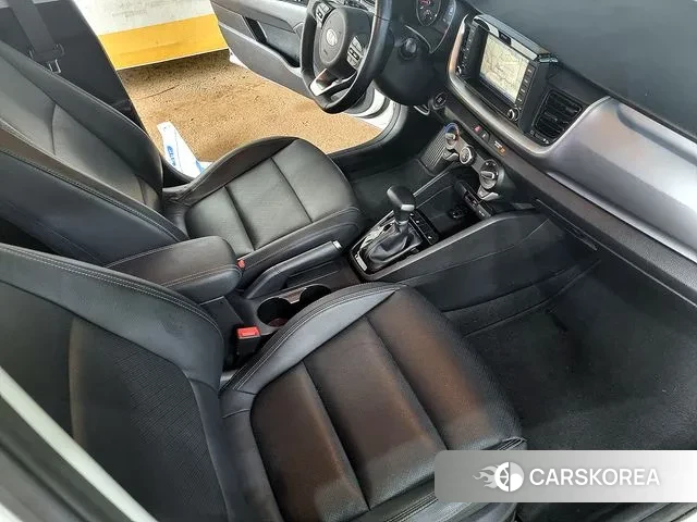 Kia Stonic id 3024839 из Кореи 10