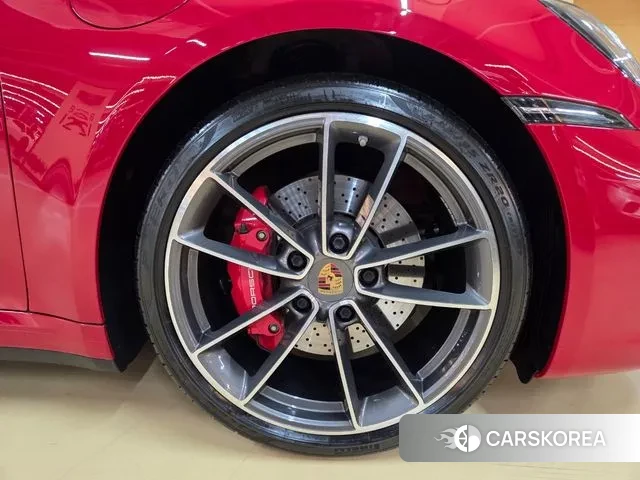 Porsche 911(992) id 3519377 из Кореи 10