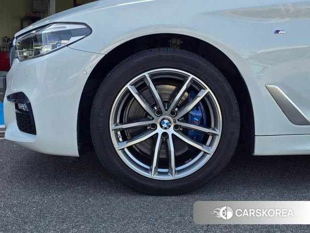 BMW 5 Series (G30) id 4629315 из Кореи 10