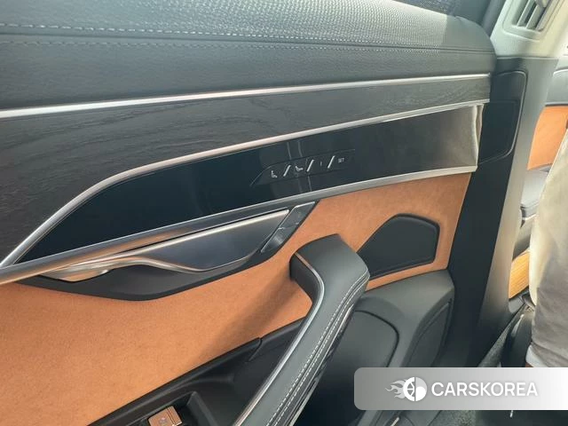 Audi A8 id 4263935 из Китая 10