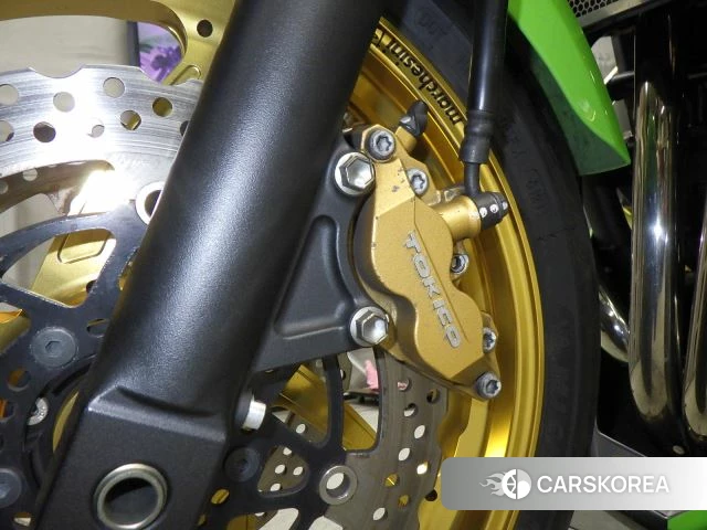 Kawasaki ZRX 1200 id 4192613 из Японии 10