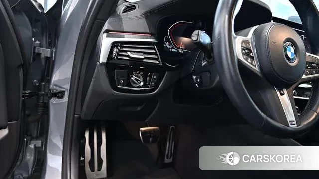 BMW 5 Series (G30) id 3639504 из Кореи 10