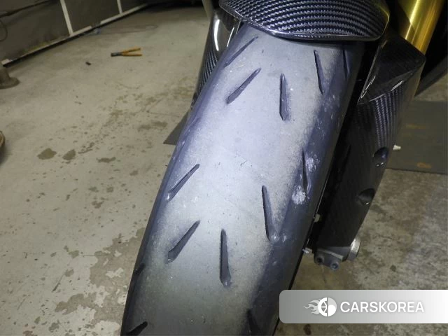 Yamaha YZF-R1M id 3945412 из Японии 10