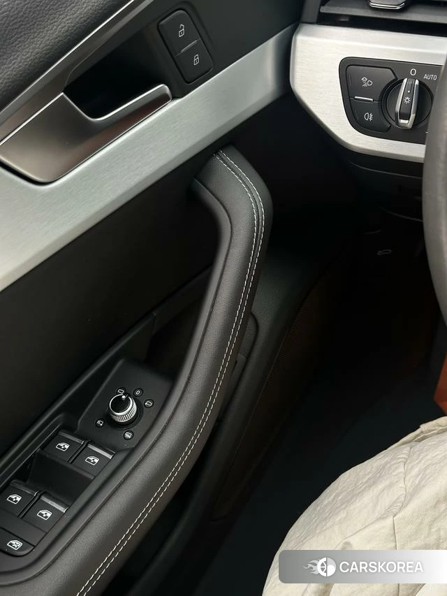 Audi A4L id 4306963 из Китая 10
