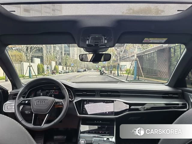 Audi A6L id 4272860 из Китая 10
