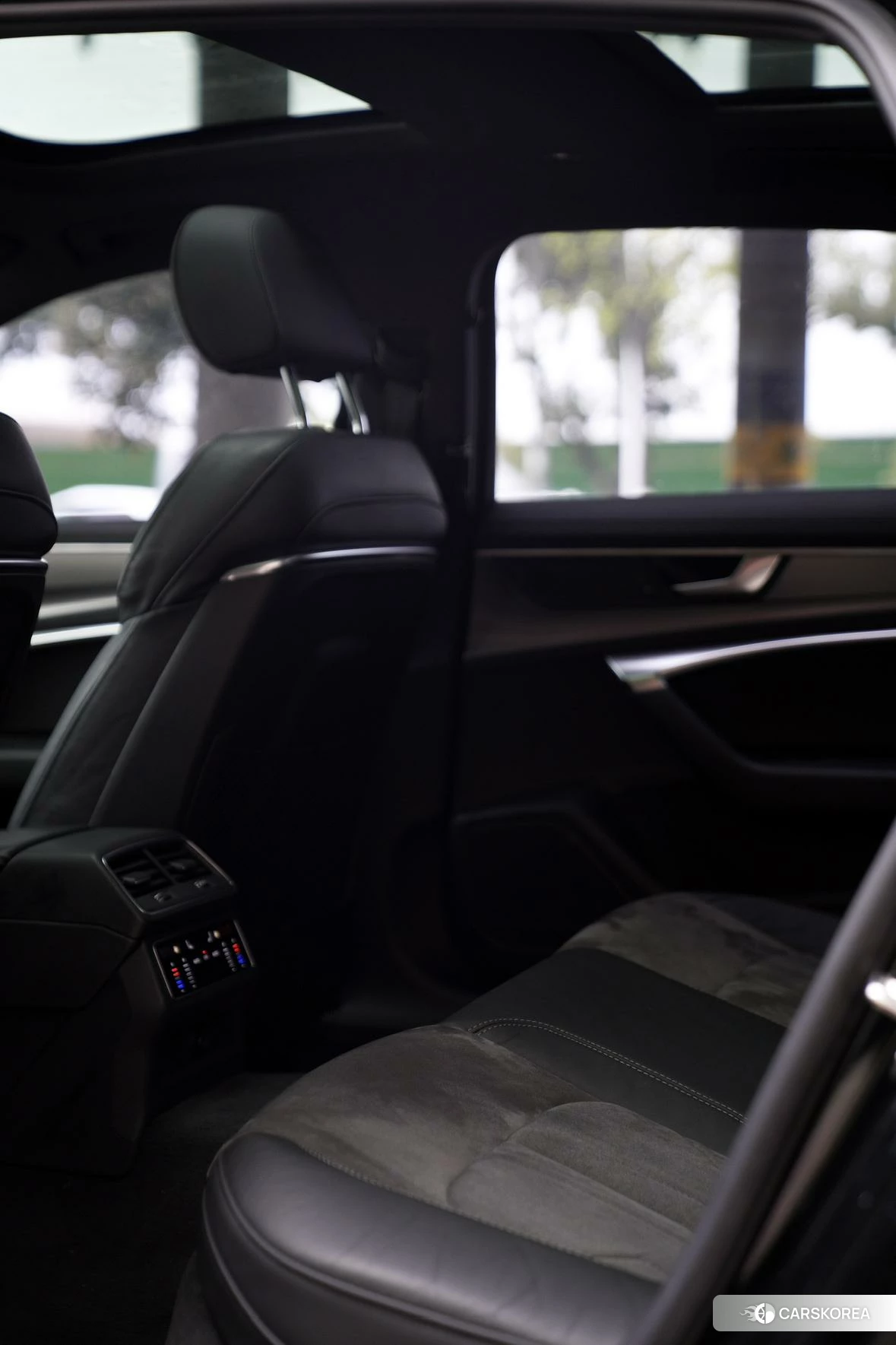 Audi A6L id 4420909 из Китая 10