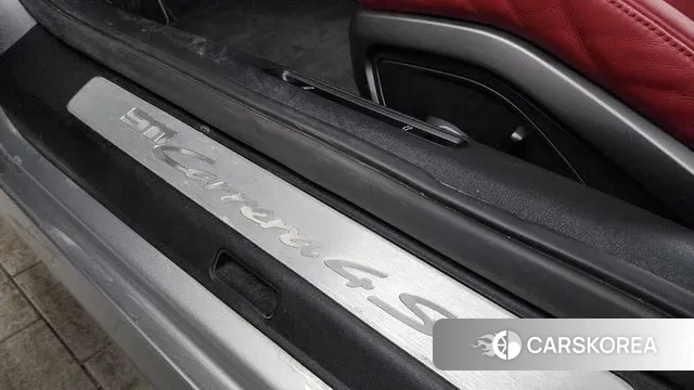 Porsche 911(992) id 3753878 из Кореи 10