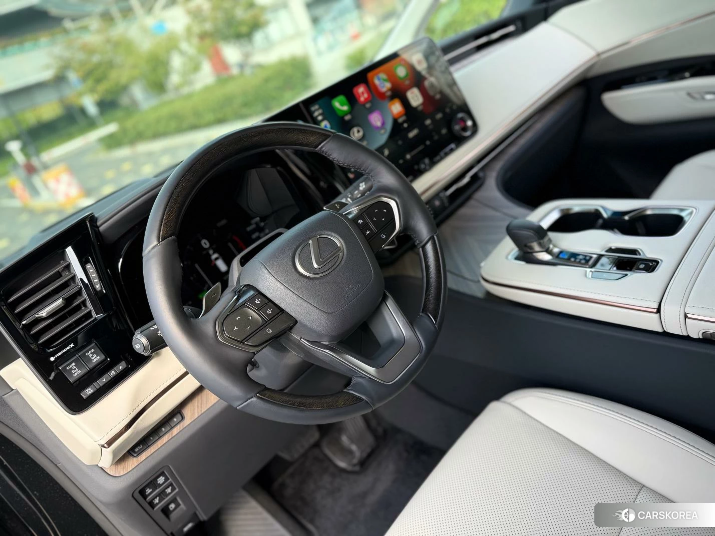 Lexus LM id 4452645 из Китая 10