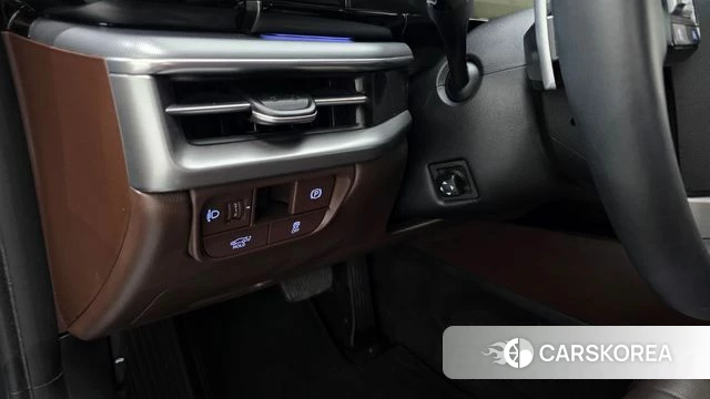 Hyundai Grandeur (GN7) id 3940379 из Кореи 10