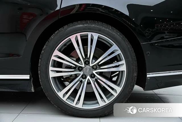 Audi A8 id 4210189 из Китая 10