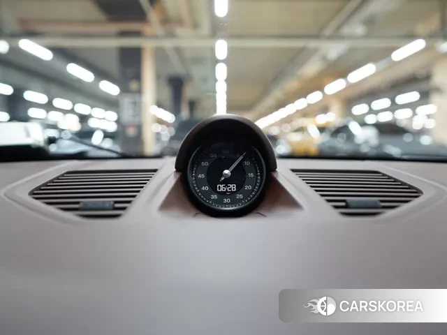 Porsche 911(992) id 3734580 из Кореи 10