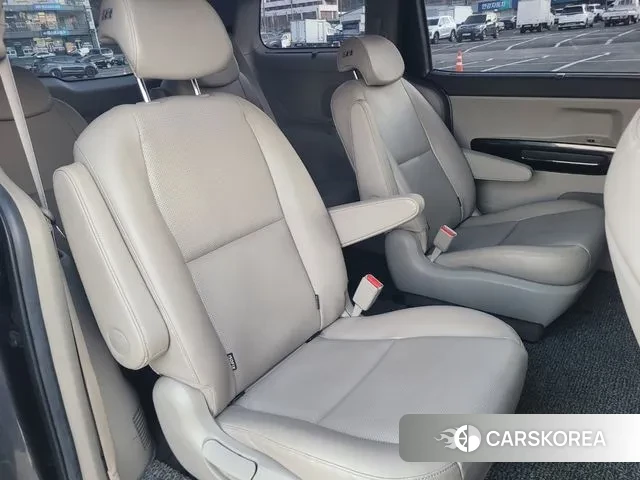 Kia The New Carnival id 3563213 из Кореи 10