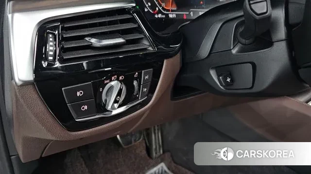 BMW 5 Series (G30) id 3540851 из Кореи 10