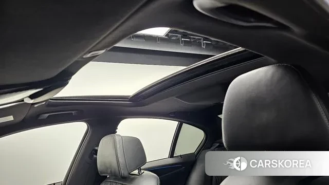 BMW 5 Series (G30) id 3598227 из Кореи 10