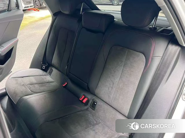 Audi Q2L id 4213979 из Китая 10