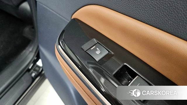 Toyota Crown Crossover id 3939756 из Кореи 10