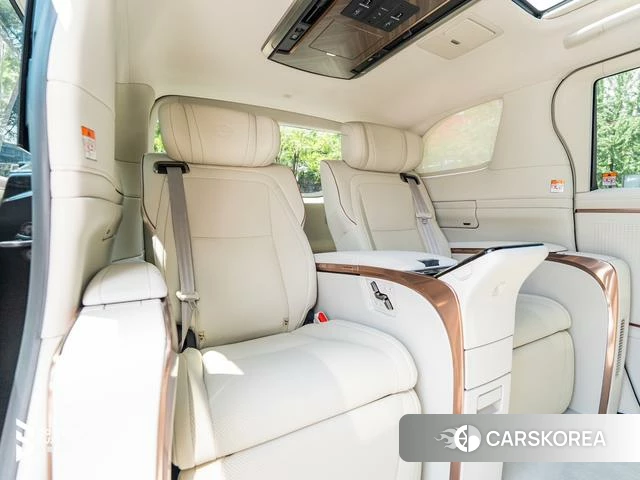 Lexus LM id 4273748 из Китая 10