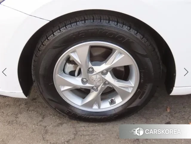 Hyundai Avante (CN7) id 3371491 из Кореи 10