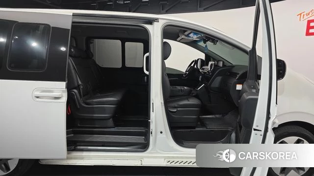 Hyundai Staria id 3850371 из Кореи 10