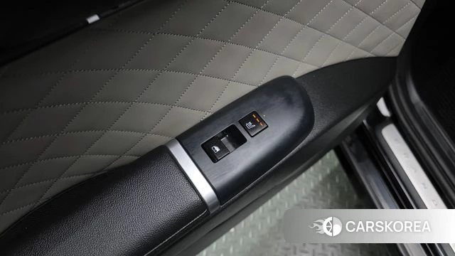 Hyundai Grandeur (GN7) id 3934451 из Кореи 10