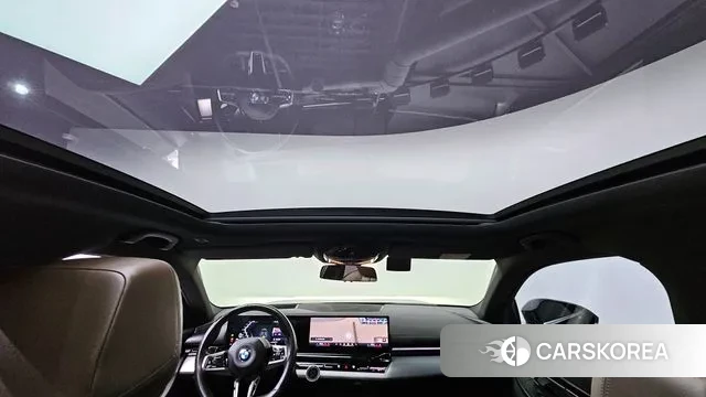 BMW 5 Series (G60) id 3599715 из Кореи 10