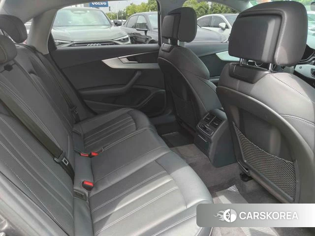 Audi A4L id 4374738 из Китая 10