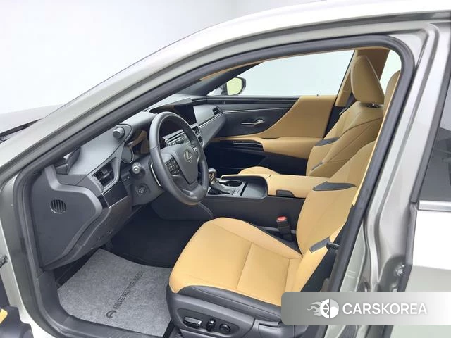Lexus ES id 4348856 из Китая 10