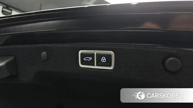 Hyundai Grandeur (GN7) id 3353902 из Кореи 10