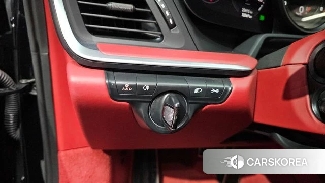 Porsche 911(992) id 4230651 из Кореи 10