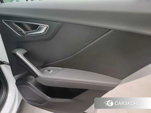 Audi Q2L id 4276683 из Китая 10