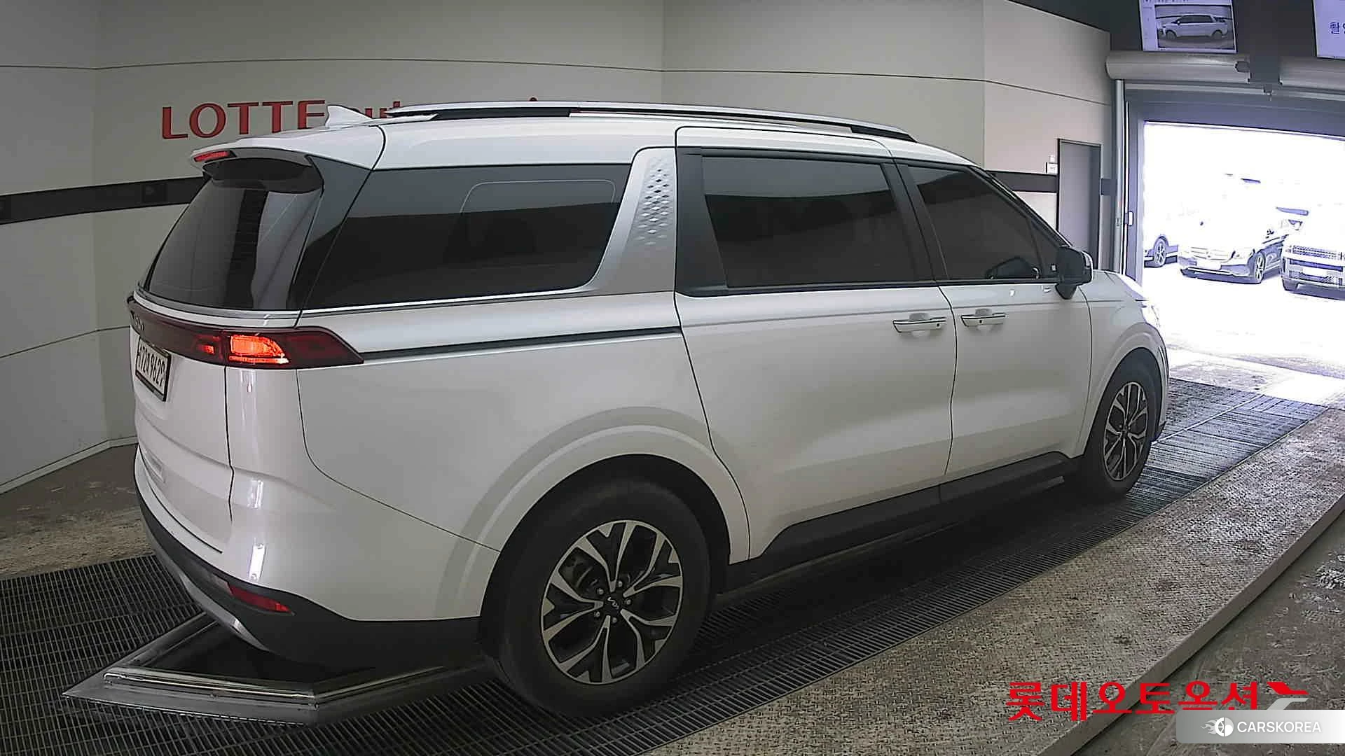 Kia Carnival id 3875747 из Кореи 10