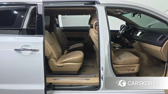 Kia The New Carnival id 4652197 из Кореи 9