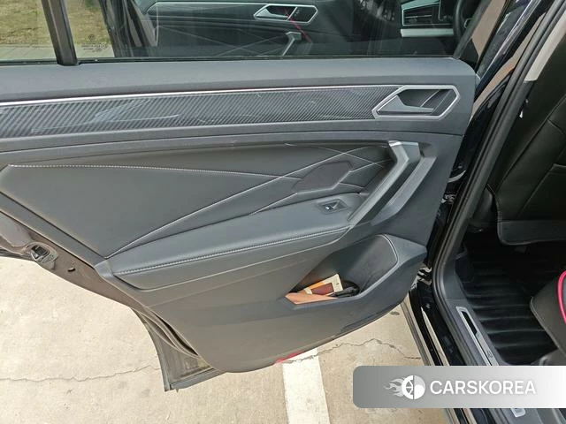 Volkswagen Tiguan L id 4374430 из Китая 10