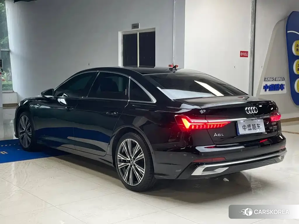 Audi A6L id 4679616 из Китая 10