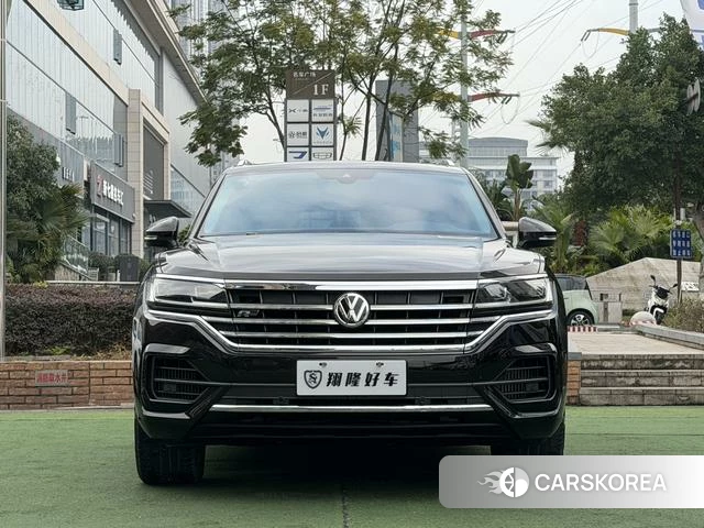 Volkswagen Touareg id 4213503 из Китая 10
