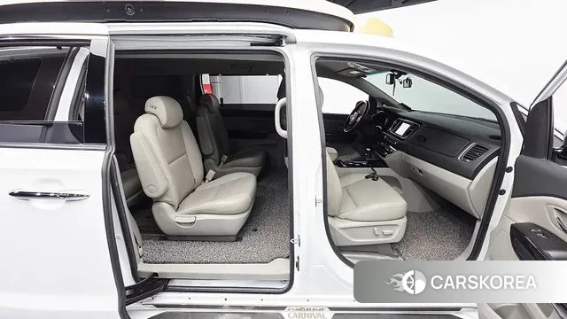 Kia The New Carnival id 3368598 из Кореи 10