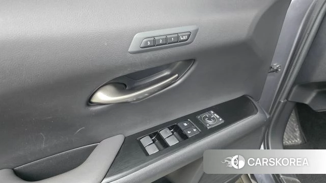 Lexus UX250h id 4390227 из Кореи 10