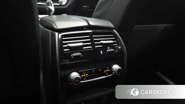 BMW 5 Series (G30) id 3955362 из Кореи 10