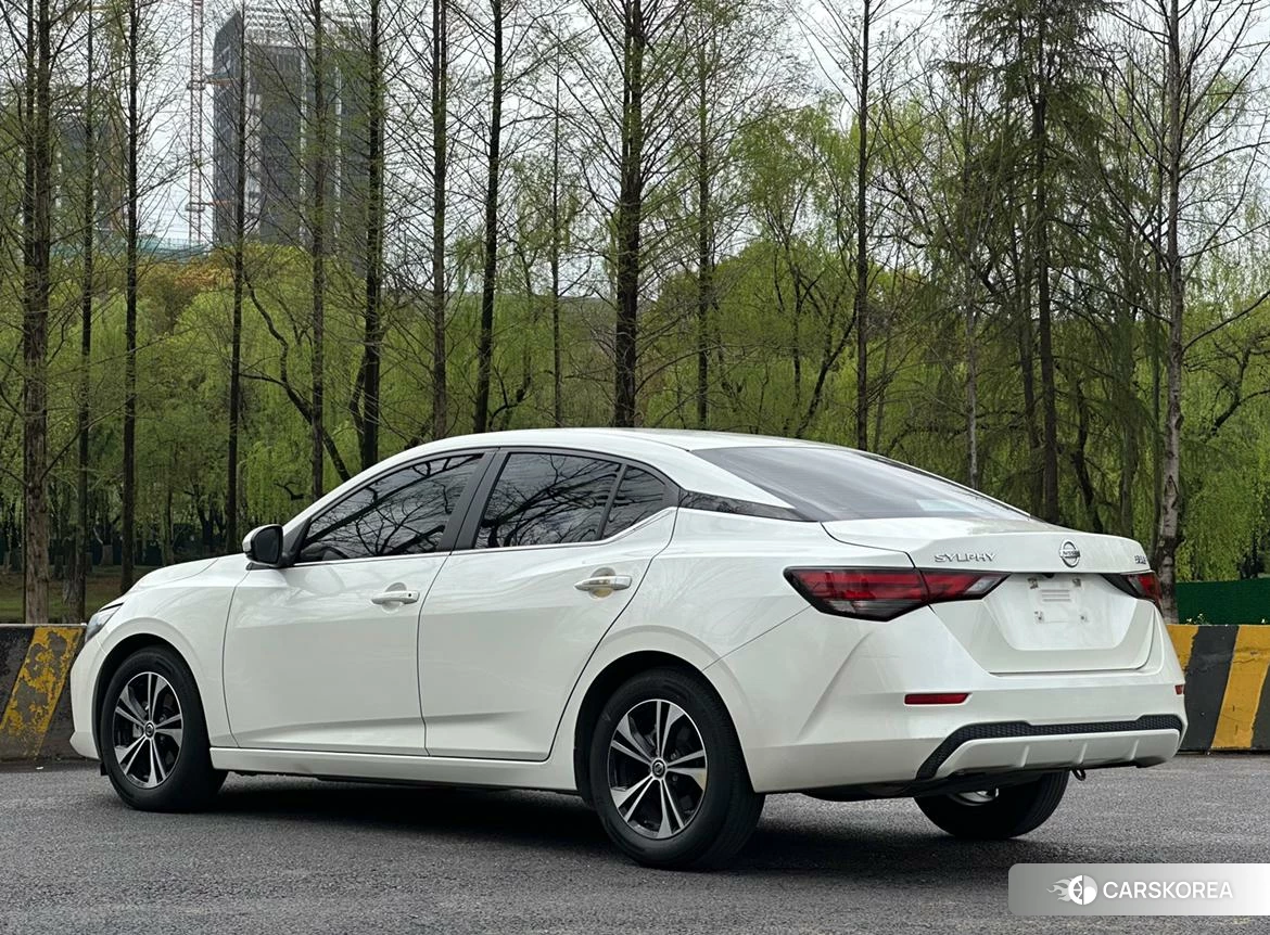 Nissan Xuan Yi id 4405761 из Китая 10