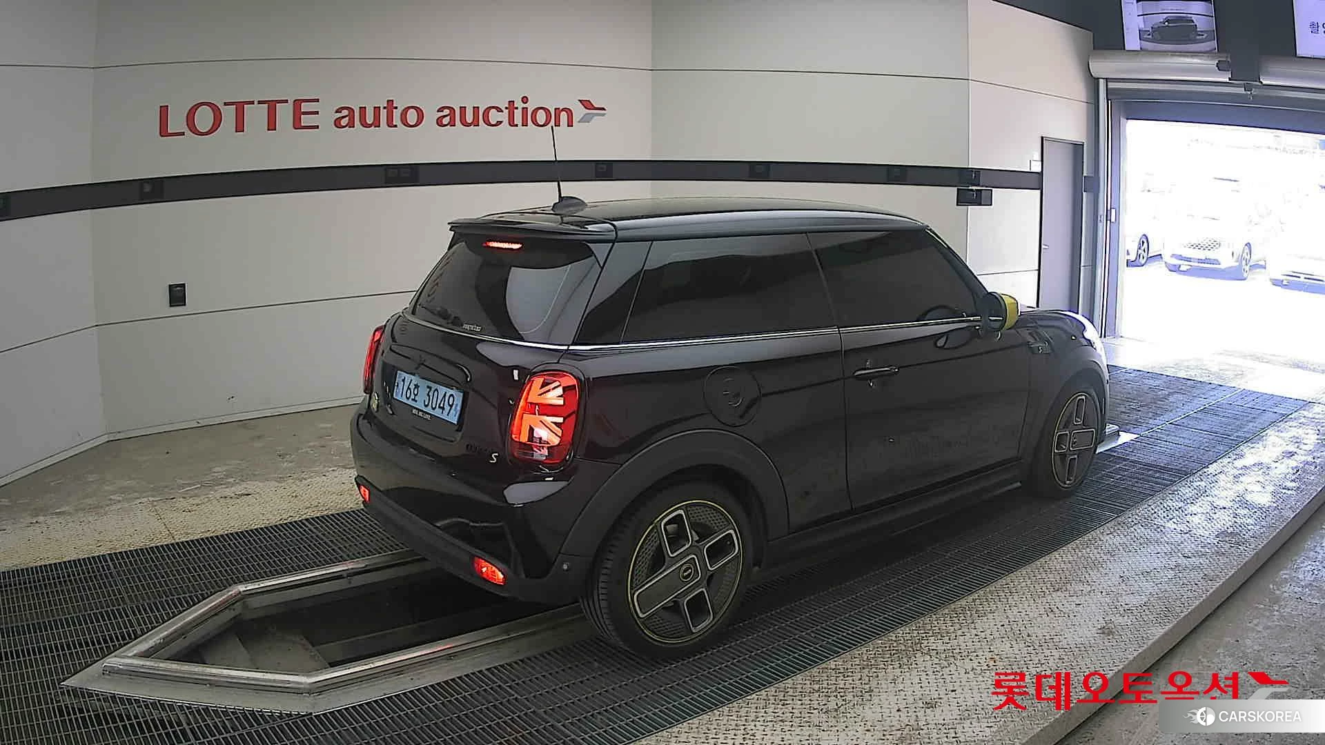 BMW MINI Cooper SE id 4289294 из Кореи 10
