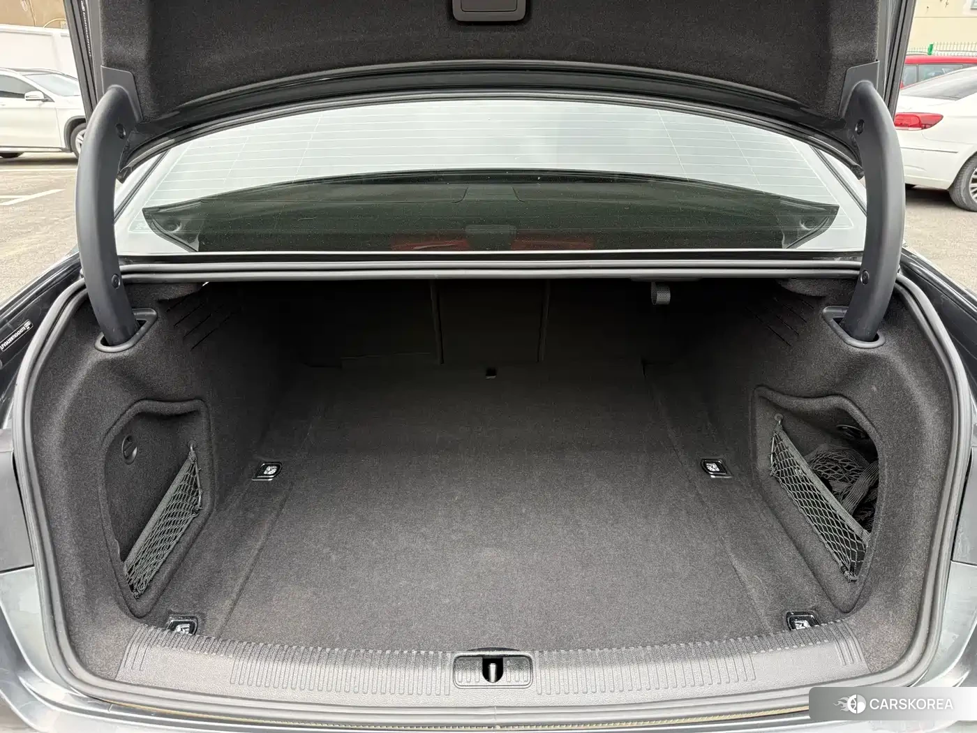 Audi A4L id 4565072 из Китая 10