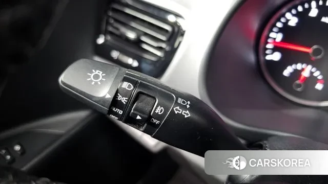 Kia Stonic id 3221036 из Кореи 10