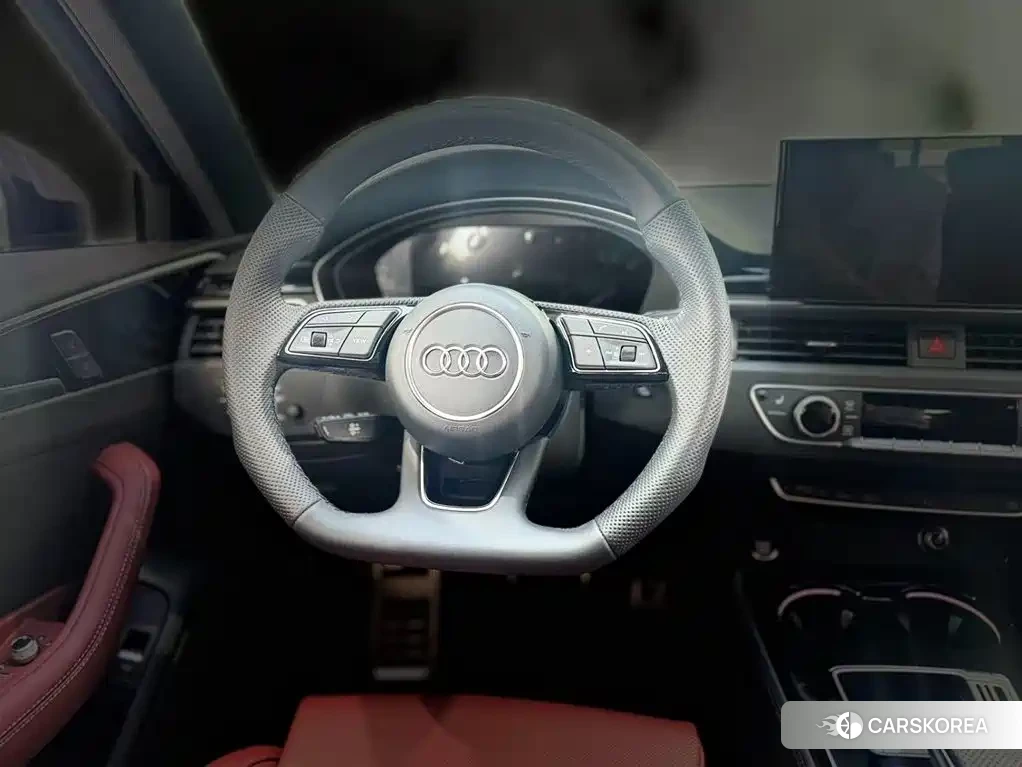 Audi A4L id 4601799 из Китая 10