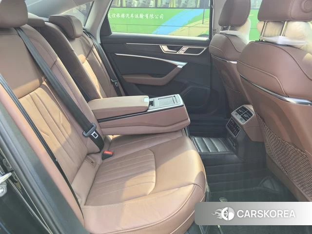 Audi A6L id 4278776 из Китая 10