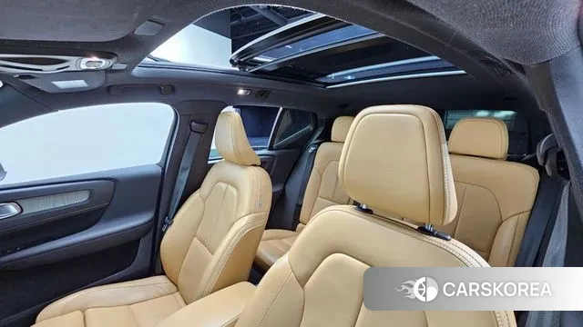 Volvo XC40 id 3788673 из Кореи 10